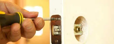 Affordable Locksmith Services Bloomfield, NJ 973-310-9000 - 24-hour-lock-key-01
