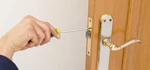 Affordable Locksmith Services Bloomfield, NJ 973-310-9000 - trunk-unlock-01